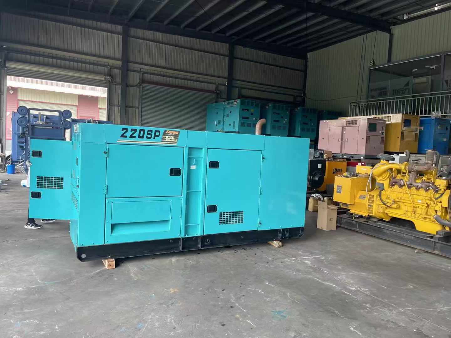 武平柴油发电机组长期不间断运行时，如何监控其温度和压力？