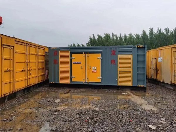 武平柴油发电机如何判断干式空气滤清器是否需要更换？