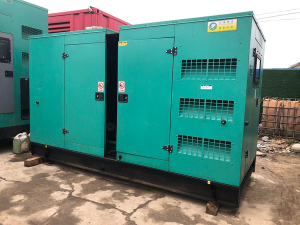 武平怎样合理控制磷酸铁锂蓄电池的充放电倍率以延长其使用寿命？